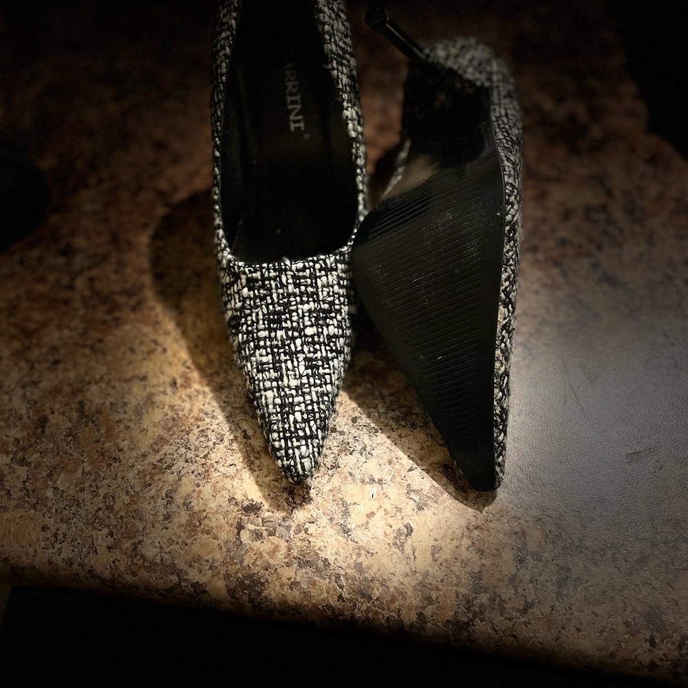 Heels - Picture 2 of 3